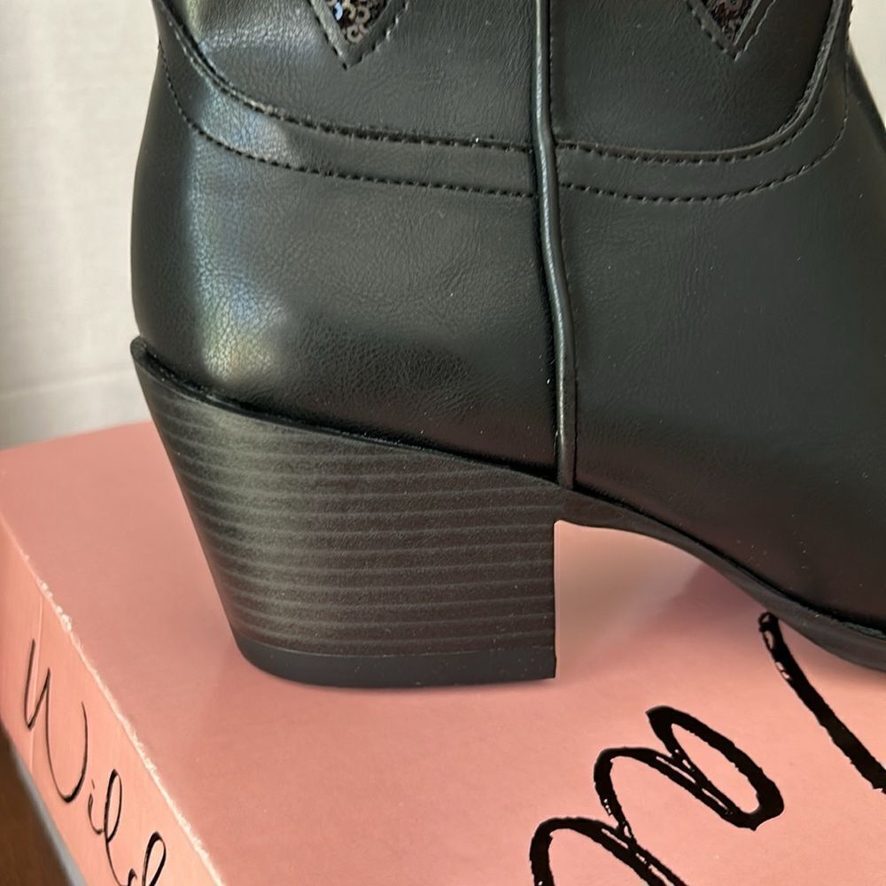 Wild Pair Black Cowboy Boots - Picture 3 of 8